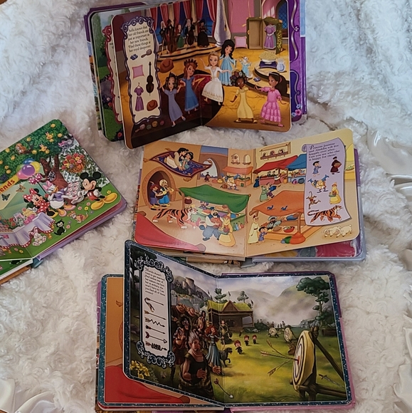 Disney Little First Look and Find 4 Board Book Set for Toddlers - Picture 13 of 14